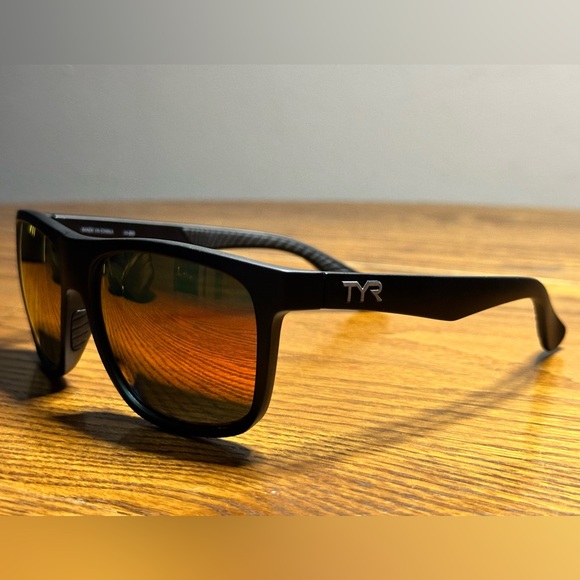 TYR Apollo HTS Sunglasses New In Box - Picture 2 of 6